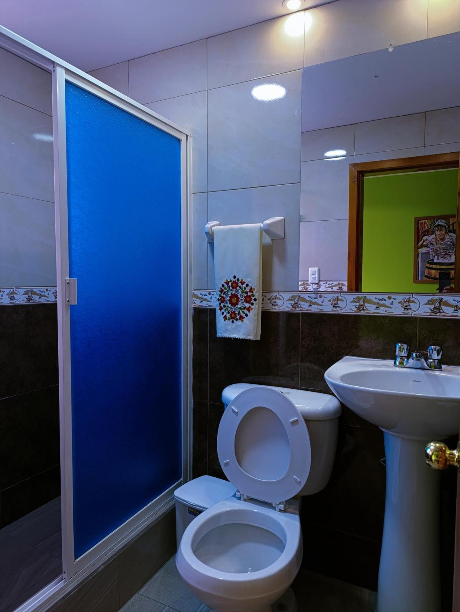 Hospedaje Encanto Del Lago Gonzales Suarez Room photo